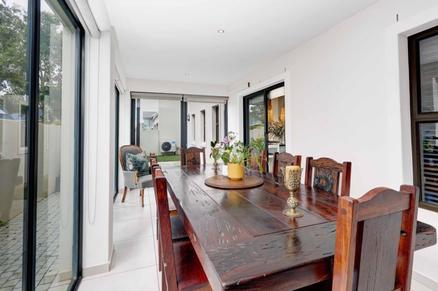 To Let 3 Bedroom Property for Rent in Graanendal Western Cape